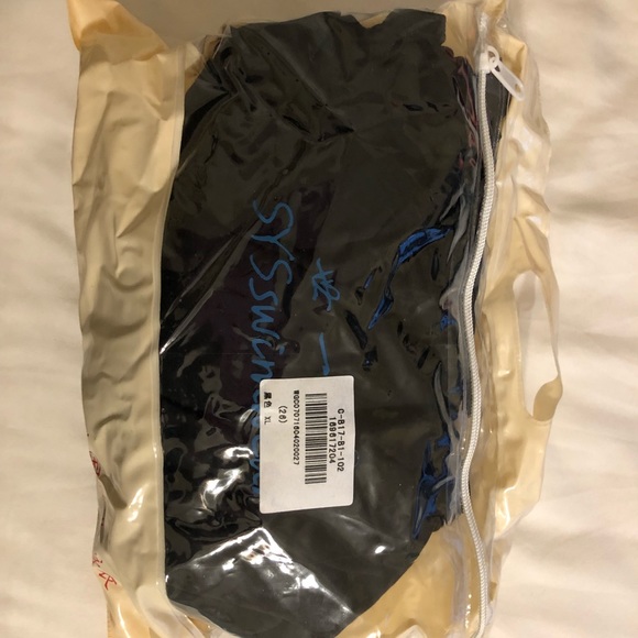 black one piece open-back bathing suit - Picture 5 of 5